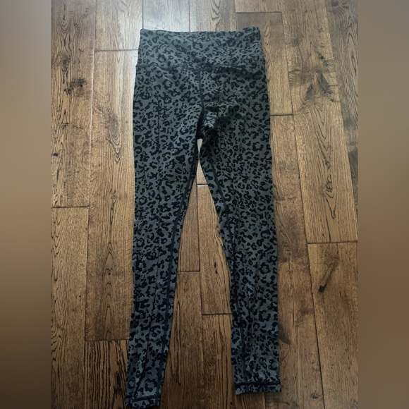 Athleta Leopard Elation Ultra High Rise Tight Arbor Olive Size S - Picture 5 of 8